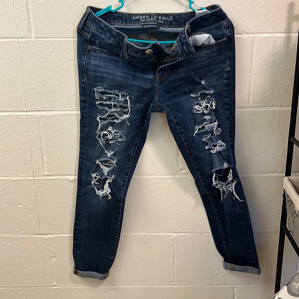 💚 2/$10 💚 American Eagle Ripped Jeans